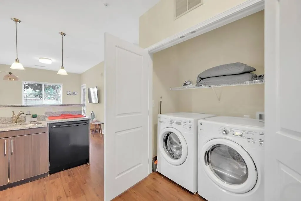 Convenient - King Bed Apartment - Heart Of Plaza Charlotte